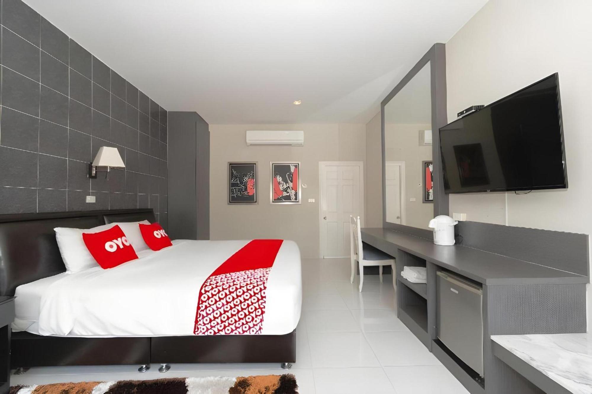 Highway Hotel Hua Hin Exterior photo