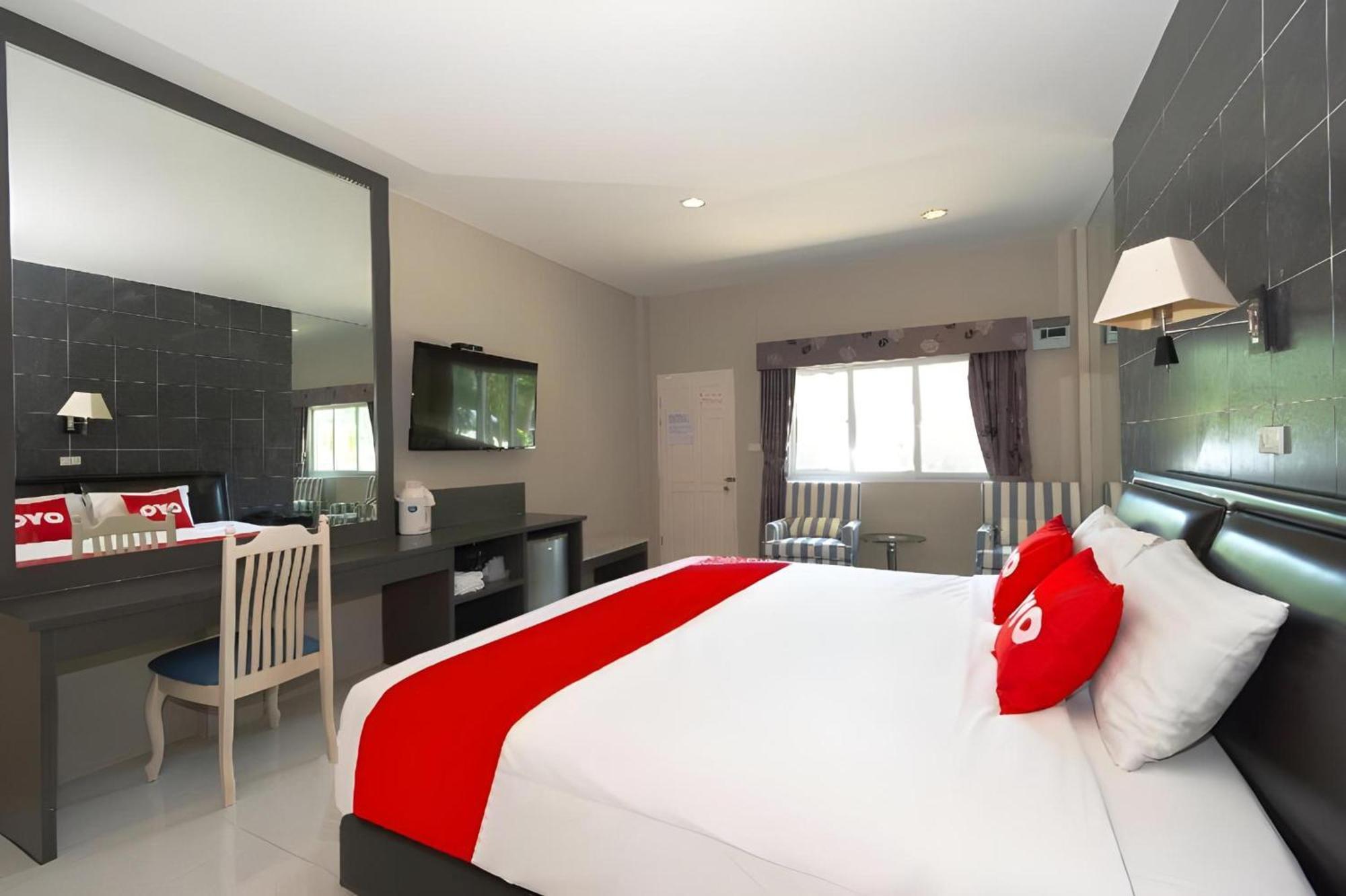 Highway Hotel Hua Hin Exterior photo