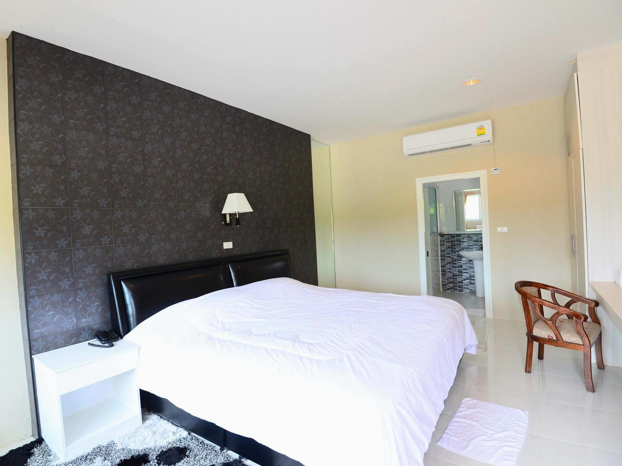 Highway Hotel Hua Hin Exterior photo